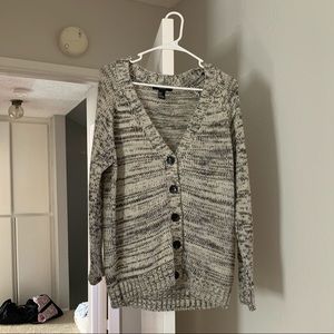 Women’s/Juniors sweater